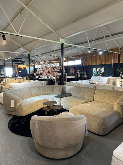 Curved bank Natascha