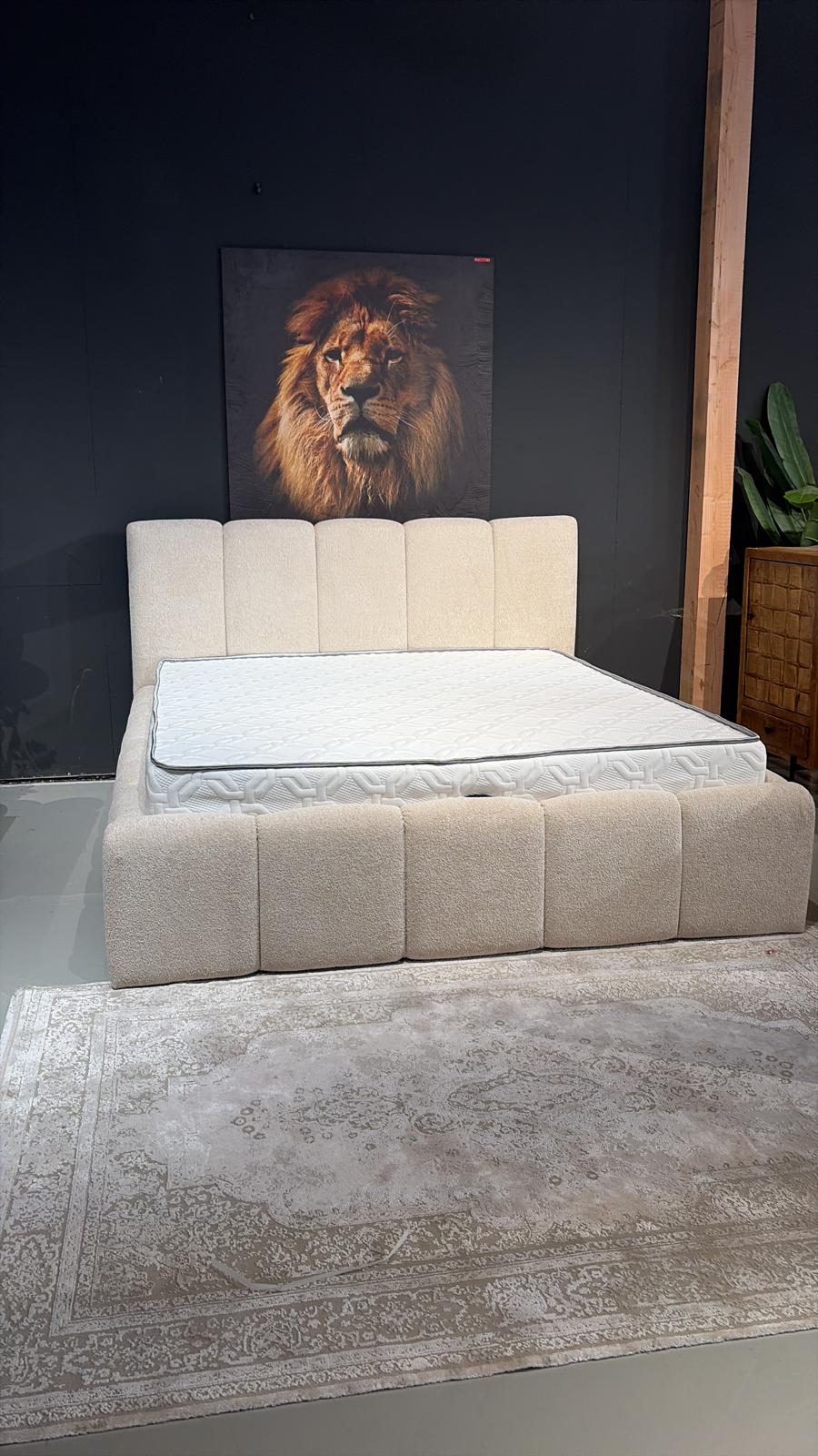 Bouclé Bed – Luxe Hoteluitstraling met Zachte Design Look